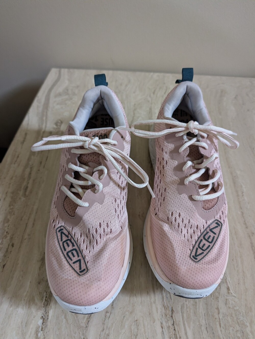 KEEN Women’s WK400 Curve Technology Walking Shoes US 11 EU 42 Fawn/Peach Whip